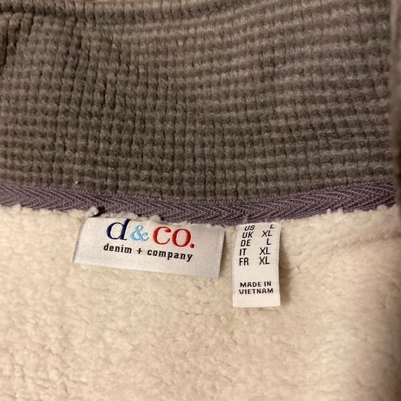 D & Co. Jacket  - Picture 2 of 4